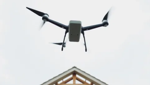 Jak obliczyć kąt nachylenia dachu dwuspadowego